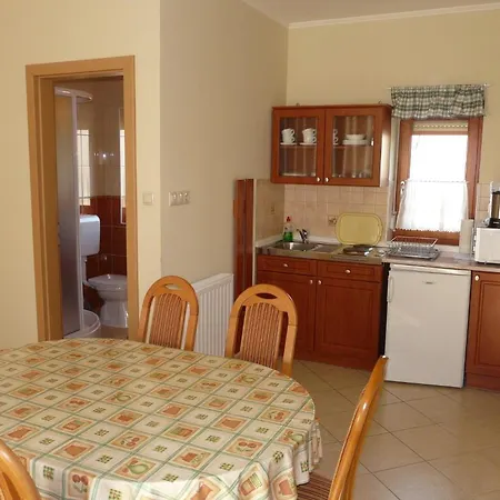 Anna Apartment *