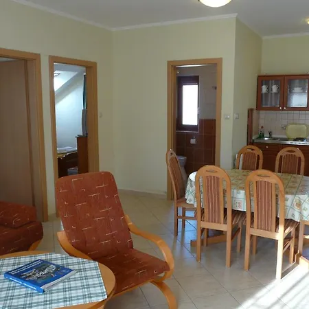 Anna Apartment Buk