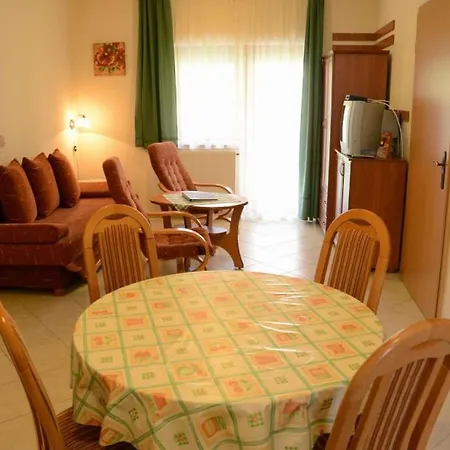 Anna Apartment Buk